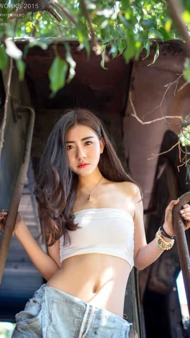 米兰体育官网-湖人赛前动员现场照片曝光充满斗志，湖人出场超燃